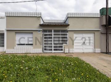 Casa · 70m² · 2 Ambientes · 1 Cochera · Casa en Venta en La Plata