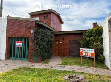 Casa de 6 ambientes, San Pedro · Venta - Chalet 3 Dorm. - Excelente Ubicación - San Pedro