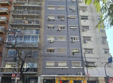 Departamento de 2 ambientes, Barrio Norte · 2 Ambientes, Excelente Ubicación y Muy Buen Estado, Superluminoso, Cocina Separada y a Gas, Bajas Ex