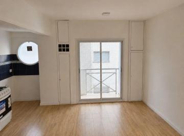 FRC-FRC-8401_2 · Tte Gral Juan D Perón 4100 Almagro 2amb U$105.000
