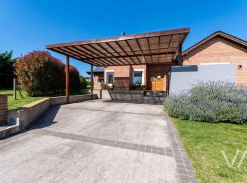 Casa de 4 ambientes, Mar del Plata · Excelente Casa con 3 Dorm.. Jardín. Arenas del Sur.