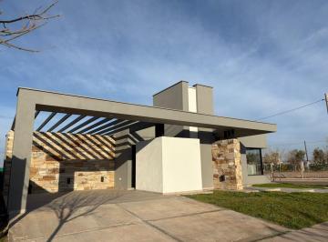 Casa · 140m² · 4 Ambientes · 4 Cocheras · Casa en Venta Barrio Milcayac 1 - Ruta 60
