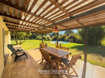Casa · 81m² · 3 Ambientes · Chalet 3 Amb con Gran Parque Quincho y Piscina. La Armonia