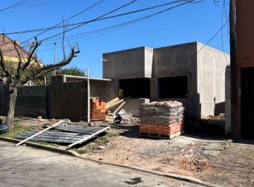 Casa de 4 ambientes, La Plata · Casa en Construcción en Gonnet! 3 Dorm., Parrilla, Pileta, Parque y 3 Cocheras!