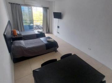 Departamento de 1 ambiente, Parque Patricios · Monoambiente Amplio Al Frente con Balcón.