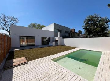 Casa de 4 ambientes, La Plata · Casa a Estrenar en City Bell! 3 Dorm., Cochera Para 2 Autos, Parque y Pileta!