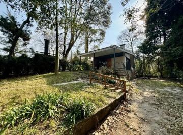 Casa · 98m² · 3 Ambientes · 1 Cochera · Casa en Venta de 1 Dormitorio con Amplio Terreno Sobre Rambla Costanera