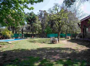Quinta vacacional · 189m² · 4 Dormitorios · Casa Quinta en Parque Leloir