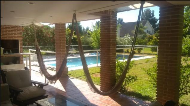 Casa · 290m² · 7 Ambientes · 4 Cocheras