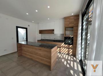 Casa · 90m² · 3 Ambientes · Casa en Venta - 2 Dorm. 2 Baños - 360 m - La Plata - City Bell