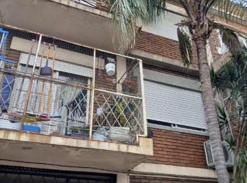 Departamento de 2 ambientes, Avellaneda · Oportunidad Venta U$s 45.000 Av Belgrano Al 5000 2 Ambientes Al Frente con Balcon, Expensas Bajas.