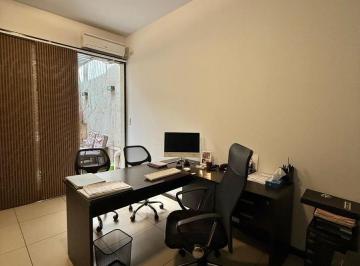 Oficina comercial · 220m² · 8 Ambientes · 2 Cocheras · Oficina en Alquiler | Calle Mitre, Mendoza | 190 m² + 2 Cocheras · Usd 1.900/mes