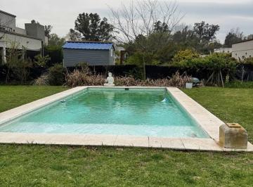 Casa · 14500m² · 4 Ambientes · 3 Cocheras · Casa en Alquiler en Santa Guadalupe, Pilar del Este, Pilar