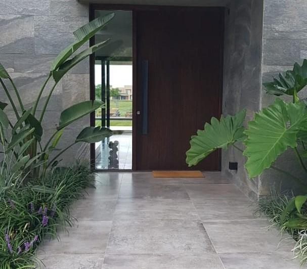 Casa · 358m² · 6 Ambientes · 1 Cochera