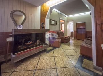 PH · 99m² · 4 Ambientes · 1 Cochera · Venta PH 4amb. Al Frente P. B. C/patio - Cochera.166 m²