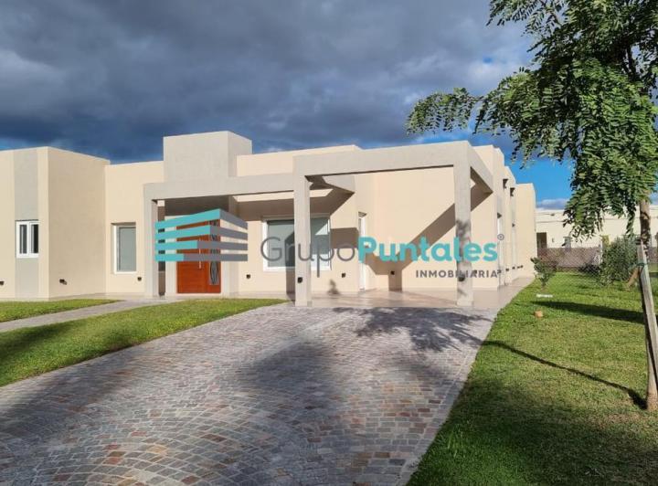 Casa · 122m² · 4 Ambientes · 2 Cocheras