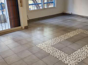 Oficina comercial de 2 ambientes, Almagro · Oficina Al Frente con 2 Baños y Balcón