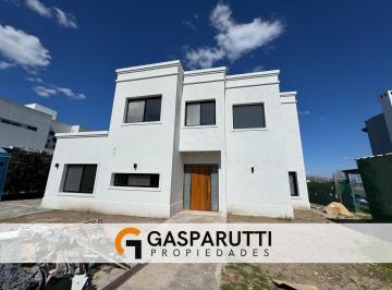 Casa · 180m² · 4 Ambientes · 4 Cocheras · Casa en Venta en Canton Norte a La Laguna