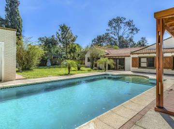 Casa · 404m² · 6 Ambientes · 1 Cochera · Alquiler Anual Casa 4 Dorm. Punta del Este