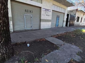 Casa de 5 ambientes, Morón · Venta de Casa con Locales