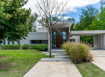 Casa · 228m² · 4 Ambientes · 2 Cocheras · Venta Casa 4 Amb a Estrenar Estancias Golf Pilar