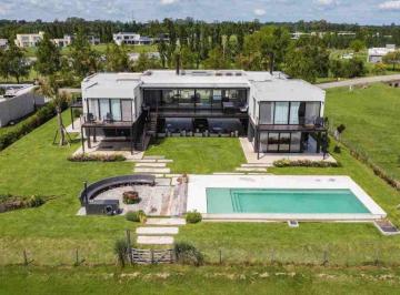 Casa · 560m² · 8 Ambientes · 7 Cocheras · Venta Casa 7 Ambientes - a La Laguna en Cardales
