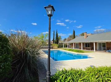 Casa · 218m² · 4 Ambientes · 3 Cocheras · Venta Casa 4 Amb 4400 m² La Retama Pilar Apto Cred