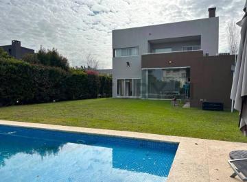 Casa · 199m² · 4 Ambientes · 2 Cocheras · Casa en Alquiler Los Alisos Nordelta