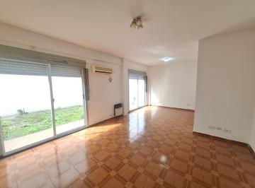 Departamento · 50m² · 1 Ambiente · Venta. Monoambiente Divisible. Patio. Mercedes 300.