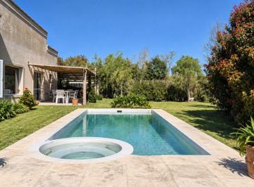 Casa · 163m² · 5 Ambientes · 2 Cocheras · Venta Casa 5 Amb Lav Cochera Barrio Cerrado Luján