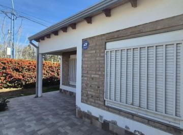 Casa · 199m² · 4 Ambientes · 1 Cochera · Casa en Venta, Barrio Círculo Policial, General Roca
