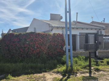 Casa · 199m² · 4 Ambientes · 1 Cochera · Casa en Venta, Barrio Círculo Policial, General Roca