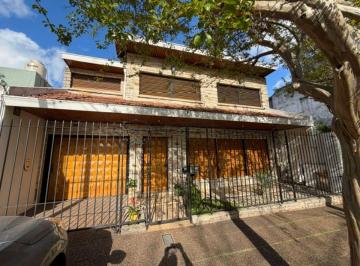 Casa de 4 ambientes, Vicente López · F. Justo Sarmiento Al 1800 Solido Chalet 3 Dorm Impecable Estado U$s 350.000