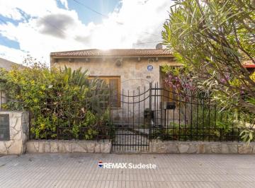 Casa · 111m² · 3 Ambientes · 1 Cochera · Casa en Venta Barrio Colón - Apta Crédito