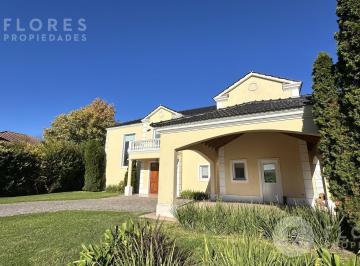 Casa · 930m² · 6 Ambientes · 2 Cocheras · Casa en Alquiler Anual, 6 Ambientes, 3 Dorm., 2 Baños, La Lomada de Pilar, Pilar