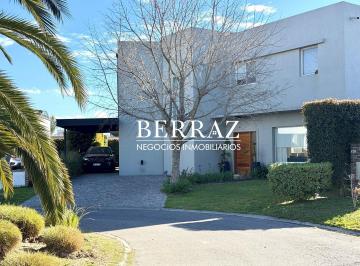 Casa · 250m² · 5 Ambientes · 2 Cocheras · Casa Venta 4 Dorm. Barrio El Canton Golf, Lote de 890 m² Escobar, Zona Norte