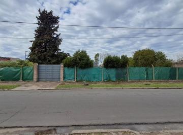Terreno · 120m² · 2 Dormitorios · 4 Cocheras · Excelente Lote 30 X 53 m en Venta. Ituzaingo Norte