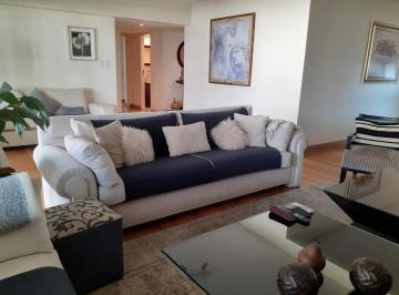 Departamento · 234m² · 5 Ambientes · Amplio Piso con 4 Dorm (1 Suite), 3 Baños, 2 Coch Fijas, Vig