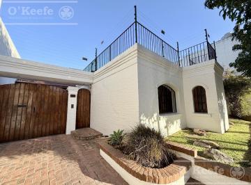 Casa · 219m² · 4 Ambientes · Casa - Quilmes en Una Planta con Gran Parque, Pileta y Quincho, excelente Estado.