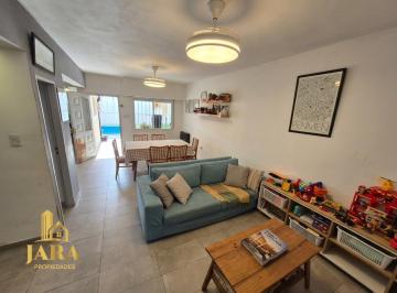 PH · 101m² · 4 Ambientes · 1 Cochera · Venta PH 4 Amb Cochera Jardin Quilmes Oeste