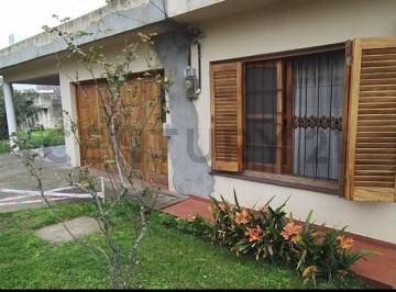 Casa · 137m² · 5 Ambientes · 1 Cochera · Casa 5 Ambientes con Quincho y Parrilla - Suipacha 246, Bosques