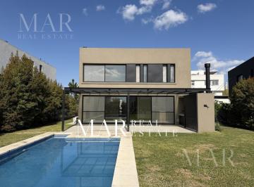 Casa · 197m² · 5 Ambientes · 1 Cochera · Casa en Venta Estilo Moderno en Barrio Los Castaños, Nordelta