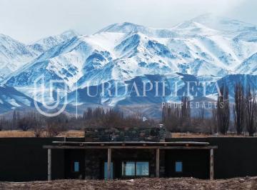 Casa · 3 Ambientes · 2 Cocheras · Villa en La Carrera, Valle de Uco