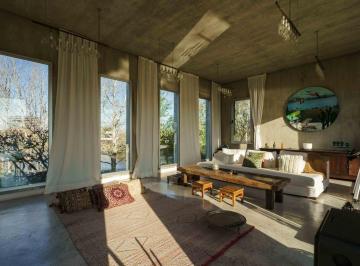 Casa · 209m² · 5 Ambientes · 2 Cocheras · Alquiler Temporario Casa a Laguna Altamira