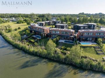 Casa · 140m² · 4 Ambientes · 2 Cocheras · Duplex en Alquiler 3 Dorm. Estancias Golf