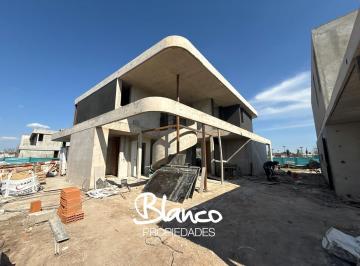 Casa · 263m² · 6 Ambientes · 1 Cochera · Casa en Venta en Los Cardos, Manuel Alberti, Pilar