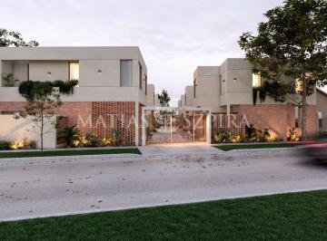 PH · 107m² · 4 Ambientes · 1 Cochera · Condominio de PH en Ituzaingó Norte Los Castaños
