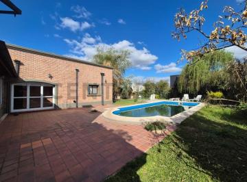 Casa · 165m² · 4 Ambientes · 2 Cocheras · Casa en Venta Barrio Santa Maria de Tigre