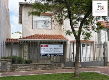 Casa · 158m² · 5 Ambientes · 1 Cochera · Casa - Banfield Oeste