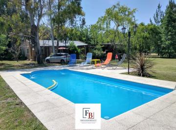 Quinta vacacional · 120m² · 4 Ambientes · 1 Cochera · Quinta en Carlos Spegazzini